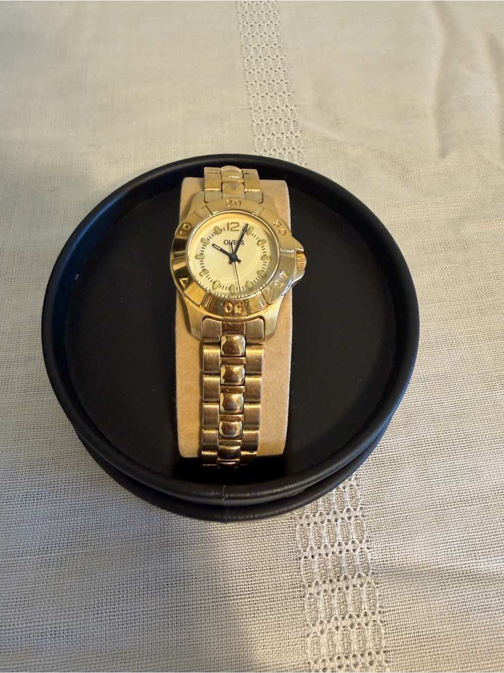 Vintage GUESS G095 Women’s Gold Tone Quartz Watch Japan Movement